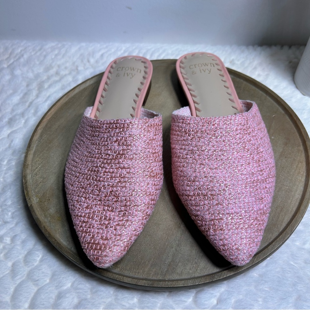 Crown & Ivy Women’s Pink Serena Woven Slip on Mule Flat. Size 8.5